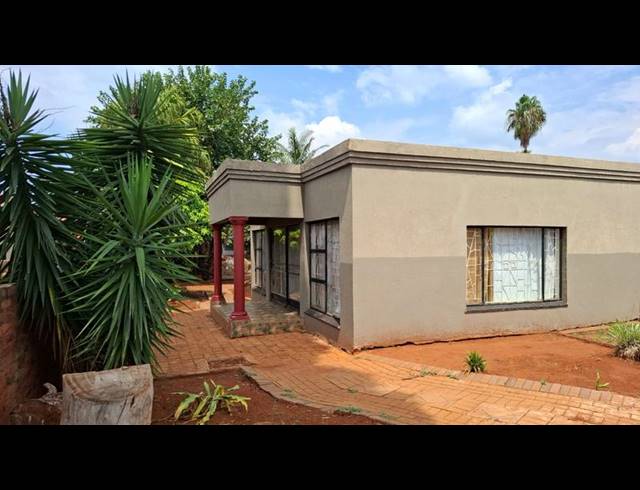 3 BEDROOM HOUSE FOR SALE IN THE ORCHARDS